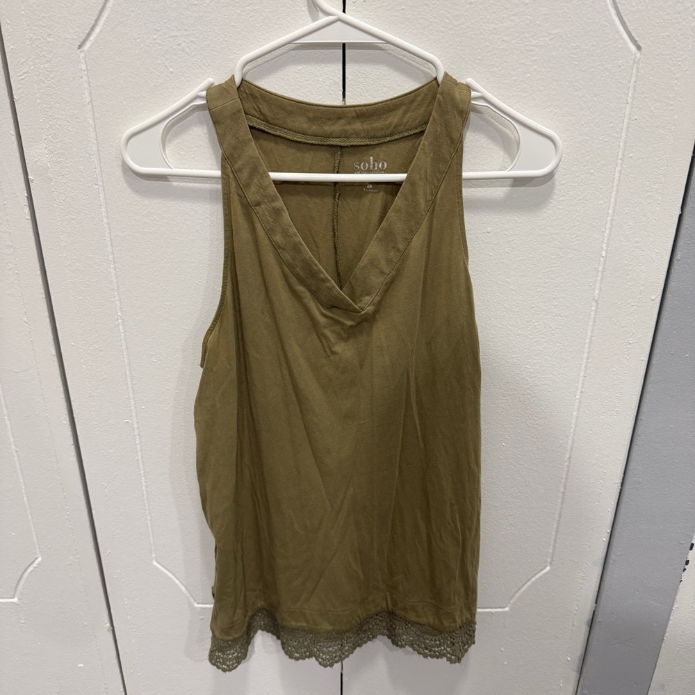 New York and Company Green V-neck Tank Top